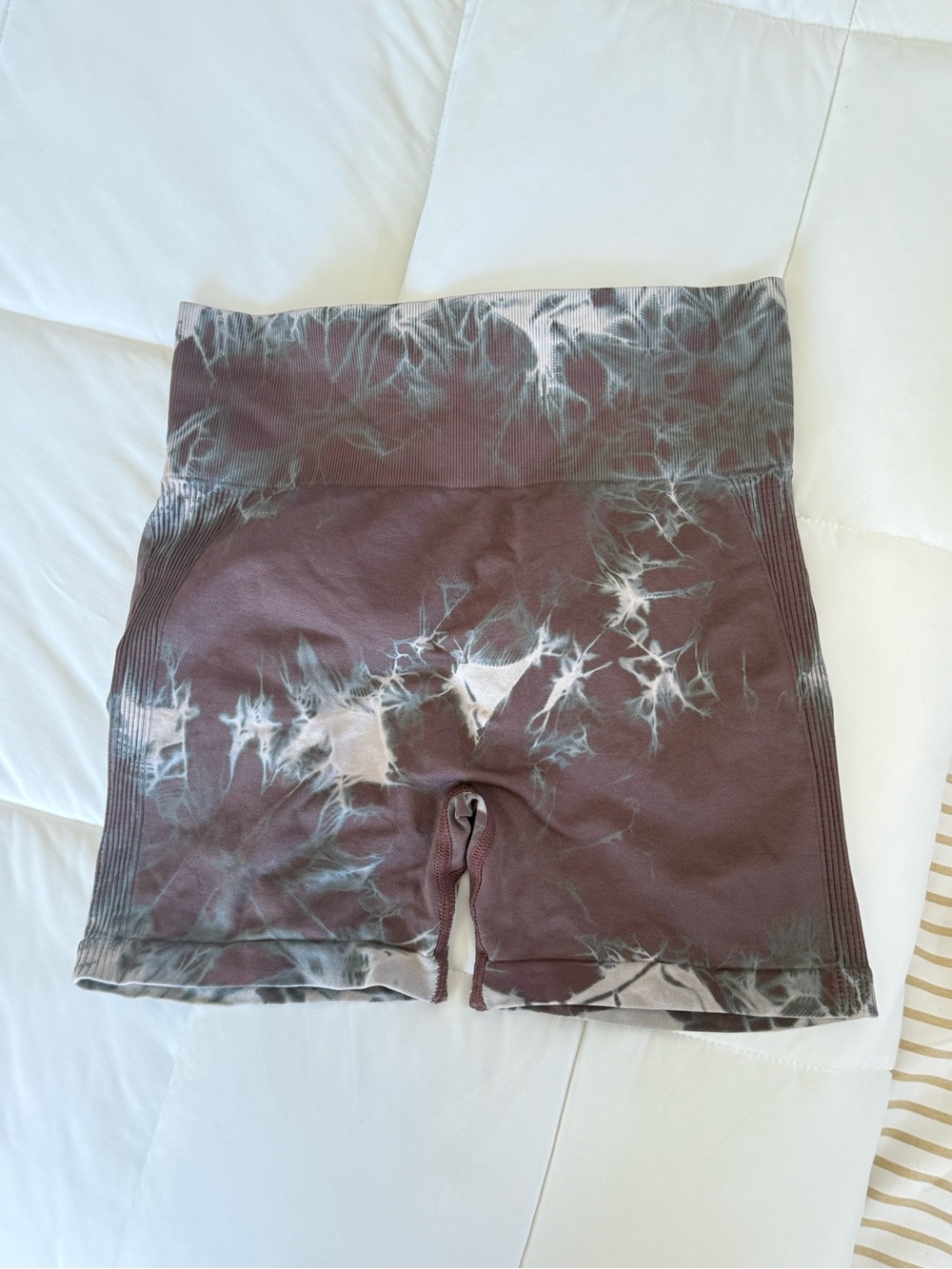 High-Rise Tie-Dye Peachy Bunz Scrunch Butt Biker Shorts
